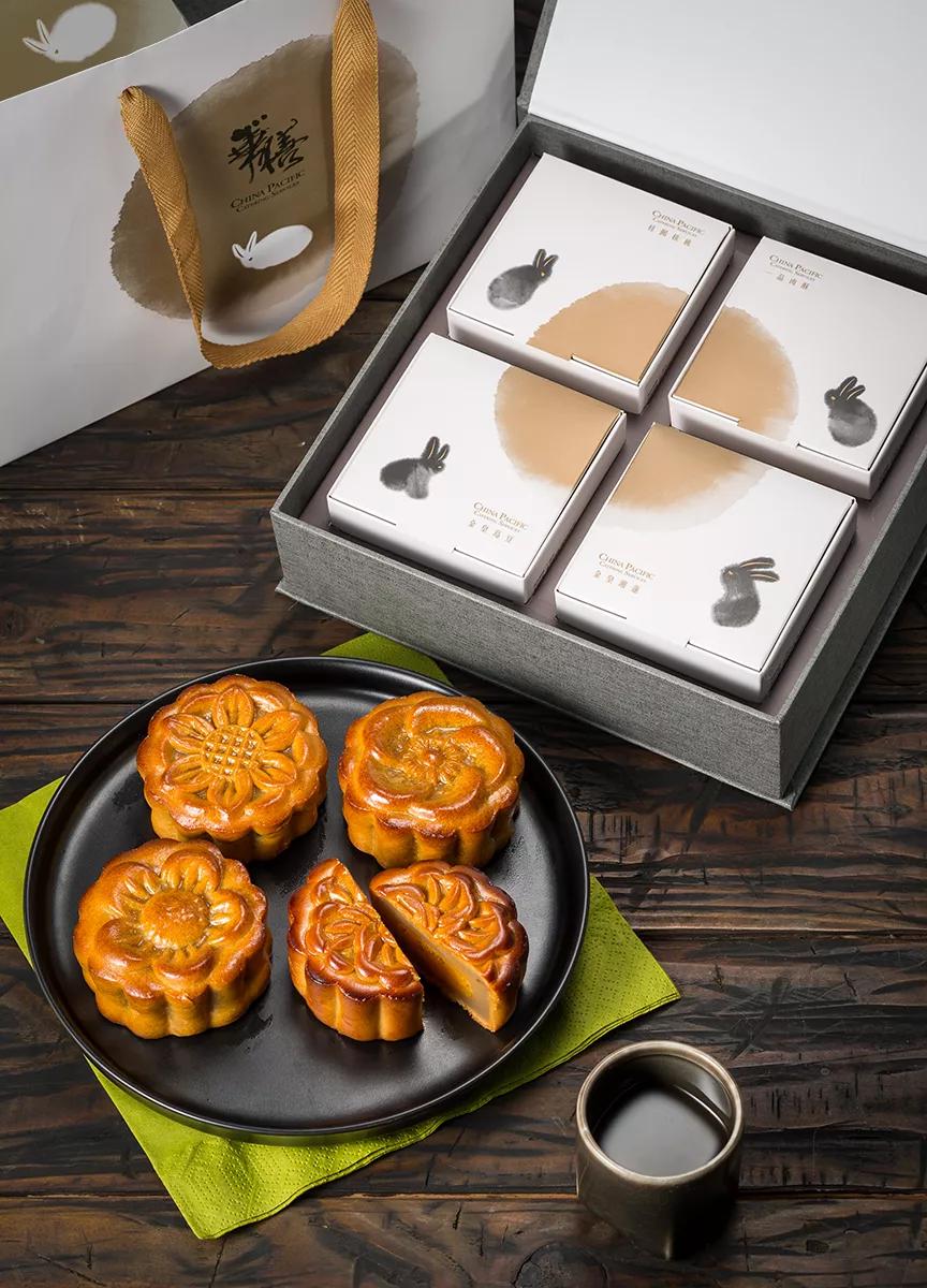 Moon Festival gift box | 華膳中秋玉兔拱月禮盒 – Packaging Design